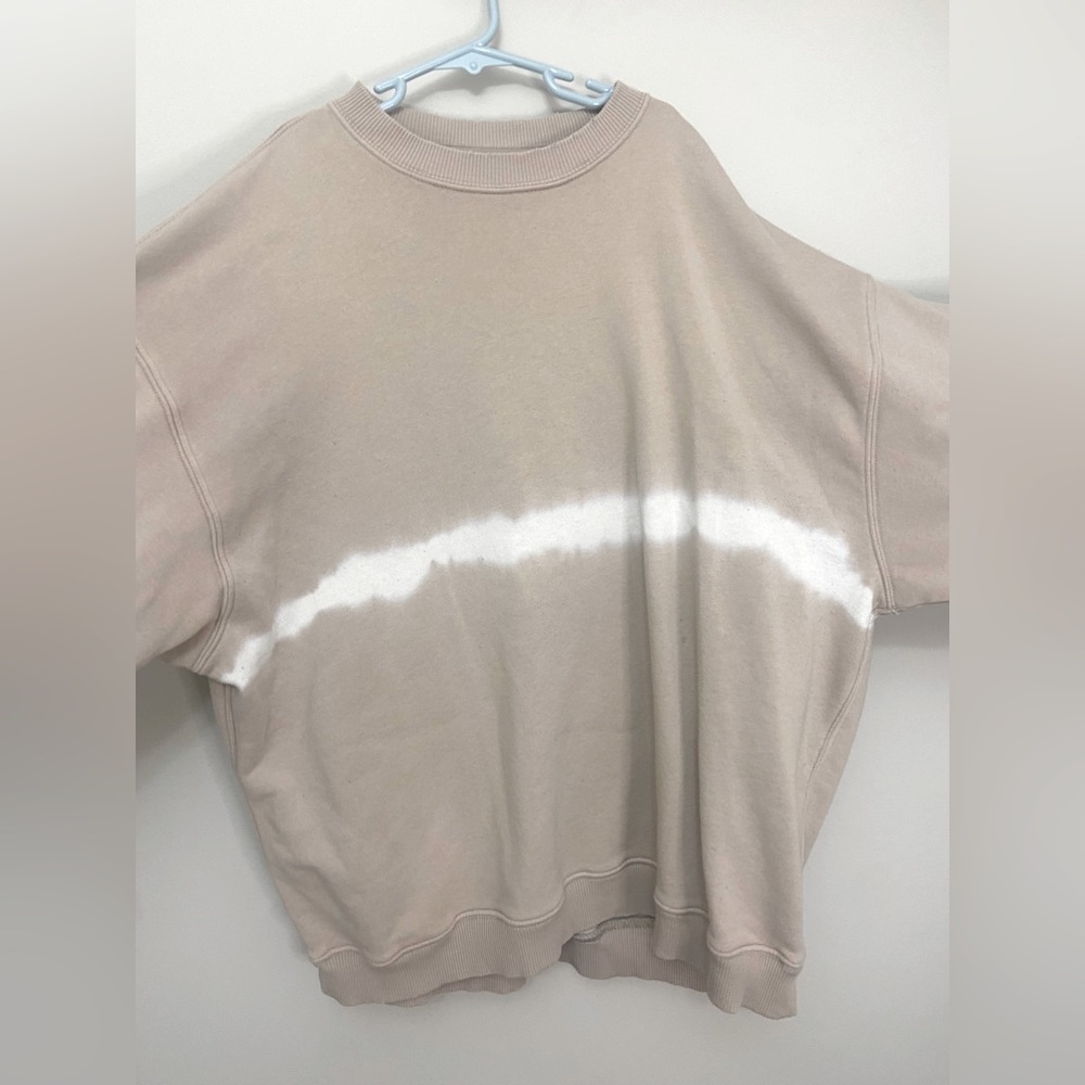 American Eagle Brown and White Crew Neck